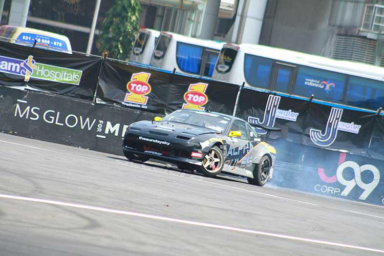 Amatör Drift için Accelera Lastikleri IIMS’de Tanıtıldı Amatör Drift için Accelera Lastikleri IIMS’de Tanıtıldı